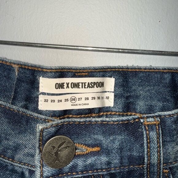 One x Teaspoon Lucky Blue Bonita High Waist Distressed Denim Shorts Size 26 NWT - Picture 6 of 10